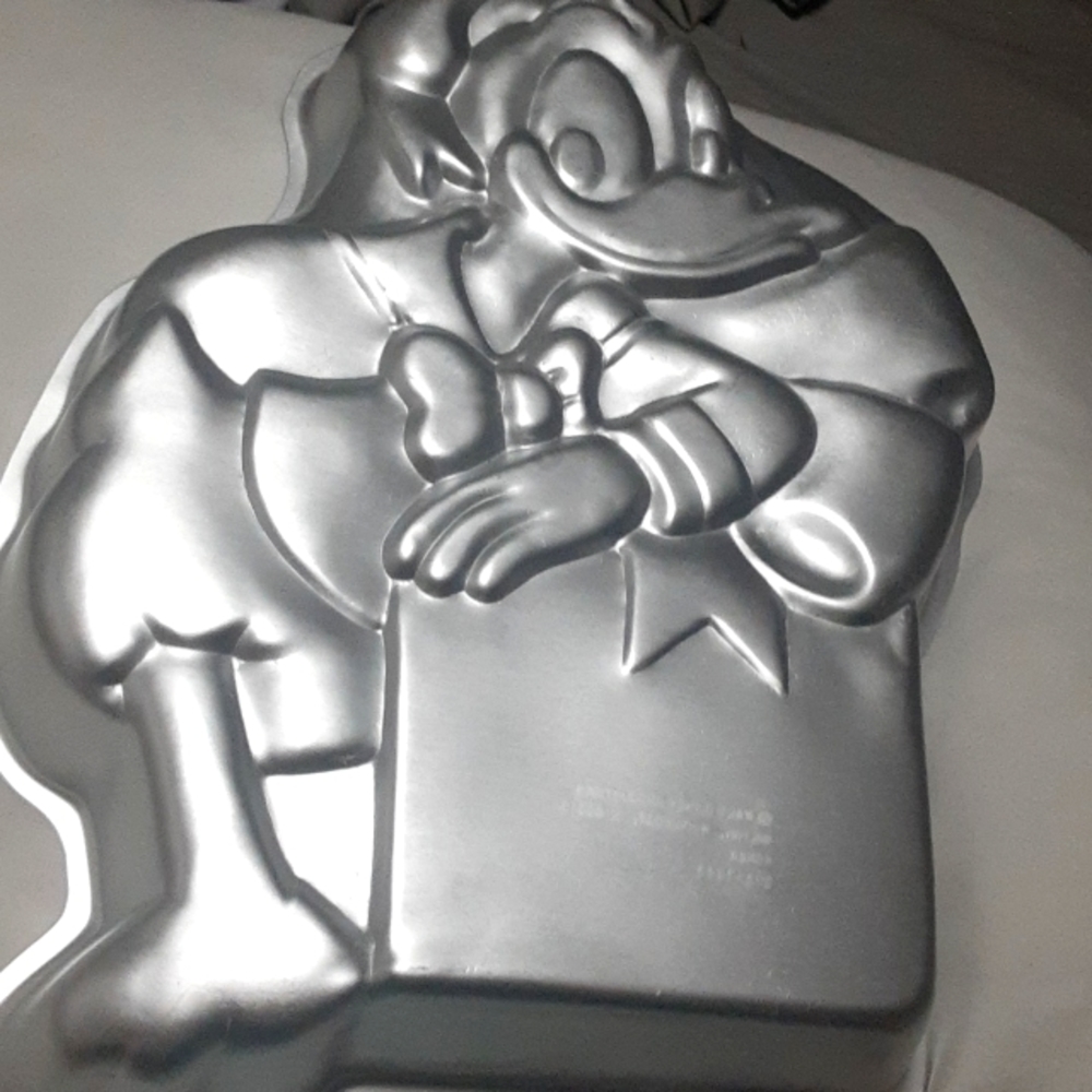 Vintage 70s,80s Wilton Holiday Donald Cake Pan 502-7245